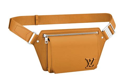 riñonera lv|Riñonera Sling de Louis Vuitton. Precio: 1.700 euros..